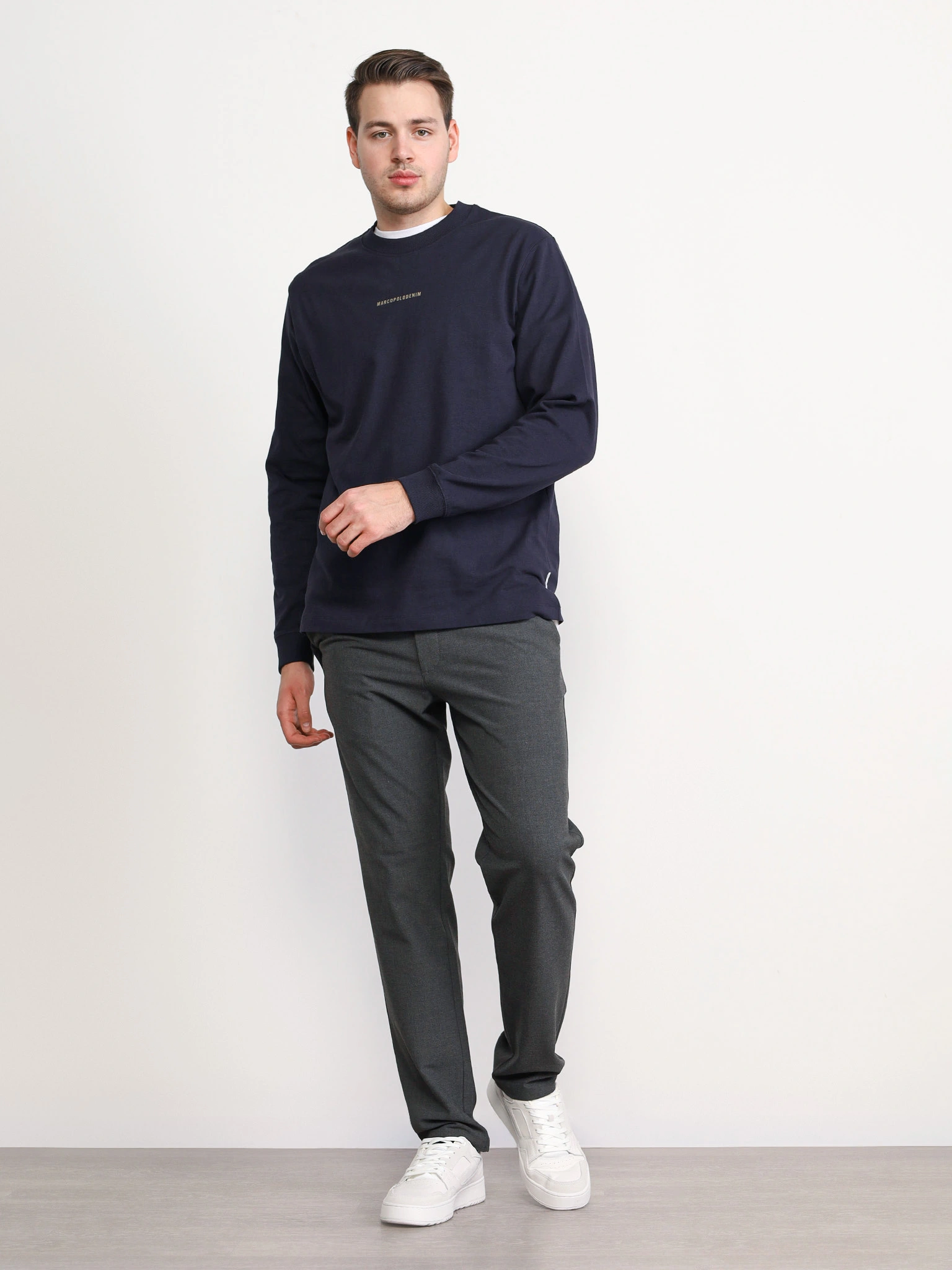 Лонгслив темно-синего цвета из хлопка 